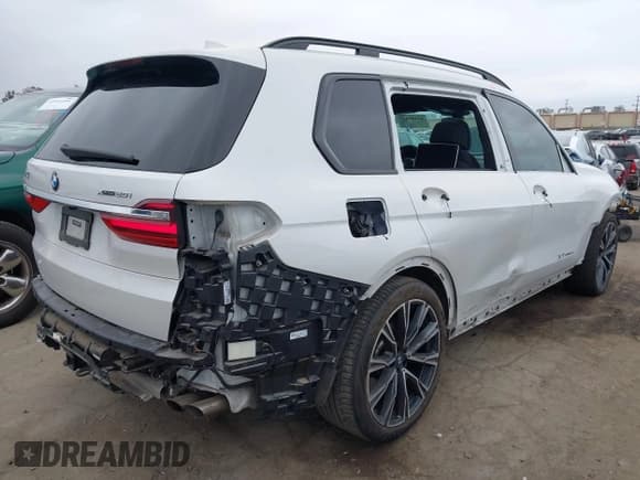 ✅ 2019 BMW X7 xDrive50i • VIN: 5UXCX4C54KLS38182 • Lot: 42205439. Listed on IAAI with 33,542 mi. Free auction sales archive from the USA and detailed vehicle history report at DreamBid. Image 4.