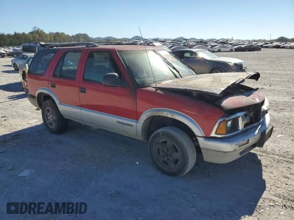 ✅ 1996 Chevrolet Blazer • VIN: 1GNDT13W9T2285134 • Lot: 86460795. Wystawiony na Copart z przebiegiem 262 482 mil. Bezpłatny archiwum sprzedaży aukcyjnych z USA i szczegółowy raport historii pojazdu na DreamBid. Zdjęcie 4.