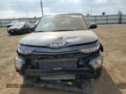 ✅ 2022 Kia Soul EX • VIN: KNDJ33AU3N7826399 • Lot: 65713835. Wystawiony na Copart z przebiegiem 57 886 mil. Bezpłatny archiwum sprzedaży aukcyjnych z USA i szczegółowy raport historii pojazdu na DreamBid. Zdjęcie 5.