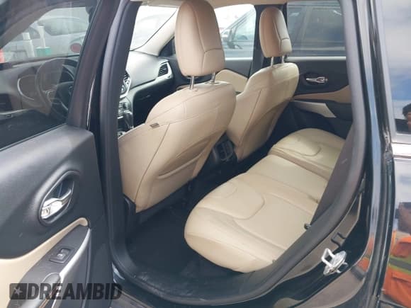 ✅ 2018 Jeep Cherokee Limited • VIN: 1C4PJMDB5JD516024 • Lot: 42156933. Wystawiony na IAAI z przebiegiem 159 761 mil. Bezpłatny archiwum sprzedaży aukcyjnych z USA i szczegółowy raport historii pojazdu na DreamBid. Zdjęcie 19.