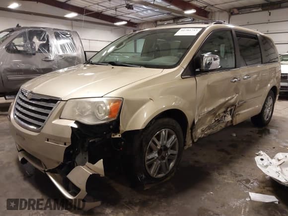 ✅ 2010 Chrysler Town & Country Limited • VIN: 2A4RR7DX5AR386462 • Lot: 41781713. Wystawiony na IAAI z przebiegiem 183 091 mil. Bezpłatny archiwum sprzedaży aukcyjnych z USA i szczegółowy raport historii pojazdu na DreamBid. Zdjęcie 19.