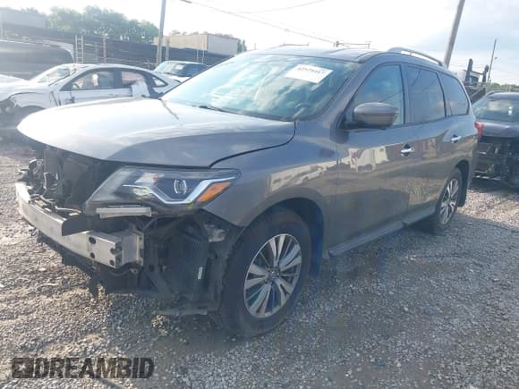 ✅ 2018 Nissan Pathfinder SL • VIN: 5N1DR2MM5JC620323 • Лот: 42579417. Опубликован ранее на IAAI с пробегом 104 623 миль. Бесплатный доступ к архиву аукционных продаж из США и подробный отчёт об истории автомобиля на DreamBid. Изображение 2.