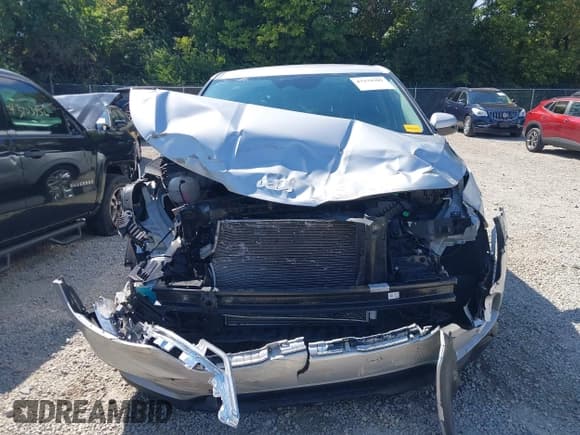 ✅ 2022 Kia Carnival LXS • VIN: KNDNB4H32N6122787 • Lot: 43179301. Wystawiony na IAAI z przebiegiem 44 883 mil. Bezpłatny archiwum sprzedaży aukcyjnych z USA i szczegółowy raport historii pojazdu na DreamBid. Zdjęcie 13.