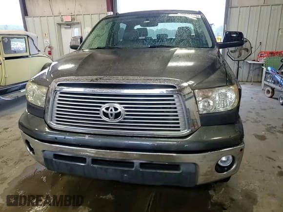 ✅ 2011 Toyota Tundra Limited • VIN: 5TFHW5F12BX177285 • Лот: 70825805. Опубликован ранее на Copart с пробегом 325 165 миль. Бесплатный доступ к архиву аукционных продаж из США и подробный отчёт об истории автомобиля на DreamBid. Изображение 13.