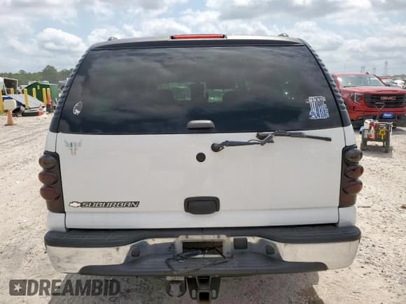 ✅ 2006 Chevrolet Suburban LS • VIN: 3GNEC16Z56G199292 • Лот: 56905005. Опубликован ранее на Copart с пробегом 198 220 миль. Бесплатный доступ к архиву аукционных продаж из США и подробный отчёт об истории автомобиля на DreamBid. Изображение 6.