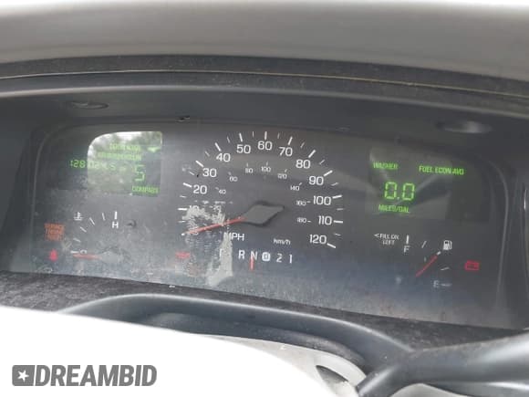 ✅ 1998 Lincoln Town Car Signature • VIN: 1LNFM82W5WY678263 • Lot: 42884109. Listed on IAAI with 128,024 mi. Free auction sales archive from the USA and detailed vehicle history report at DreamBid. Image 7.