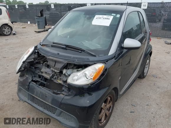 ✅ 2013 Smart fortwo Pure • VIN: WMEEJ3BA5DK620493 • Лот: 42071086. Опубликован ранее на IAAI с пробегом 85 883 миль. Бесплатный доступ к архиву аукционных продаж из США и подробный отчёт об истории автомобиля на DreamBid. Изображение 18.