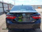 ✅ 2024 Toyota Camry Hybrid SE • VIN: 4T1S31AK7RU629021 • Lot: 42526242. Wystawiony na IAAI z przebiegiem 30 047 mil. Bezpłatny archiwum sprzedaży aukcyjnych z USA i szczegółowy raport historii pojazdu na DreamBid. Zdjęcie 17.