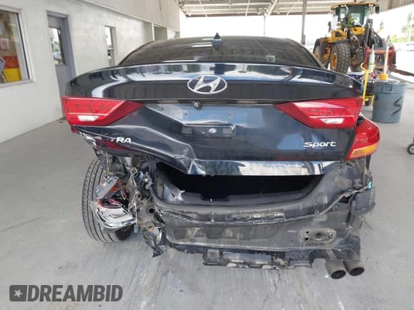 ✅ 2018 Hyundai Elantra Sport • VIN: KMHD04LB1JU481274 • Lot: 42800159. Listed on IAAI with 130,934 mi. Free auction sales archive from the USA and detailed vehicle history report at DreamBid. Image 16.