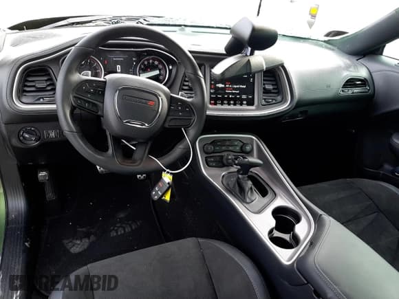 ✅ 2022 Dodge Challenger GT • VIN: 2C3CDZJG9NH227129 • Lot: 43214983. Wystawiony na Copart z przebiegiem 987 mil. Bezpłatny archiwum sprzedaży aukcyjnych z USA i szczegółowy raport historii pojazdu na DreamBid. Zdjęcie 8.