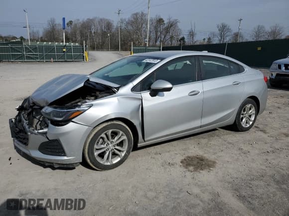 ✅ 2019 Chevrolet Cruze LT • VIN: 1G1BE5SM8K7120350 • Lot: 43147913. Listed on Copart with 108,713 mi. Free auction sales archive from the USA and detailed vehicle history report at DreamBid. Image 1.