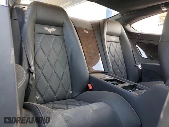 ✅ 2006 Bentley Continental GT GT • VIN: SCBCR63W96C039220 • Lot: 71227045. Wystawiony na Copart z przebiegiem Nie podano. Bezpłatny archiwum sprzedaży aukcyjnych z USA i szczegółowy raport historii pojazdu na DreamBid. Zdjęcie 10.