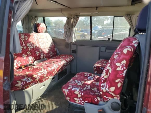 ✅ 2003 Volkswagen EuroVan MV • VIN: WV2NB47013H001081 • Lot: 82126354. Wystawiony na Copart z przebiegiem 158 433 mil. Bezpłatny archiwum sprzedaży aukcyjnych z USA i szczegółowy raport historii pojazdu na DreamBid. Zdjęcie 11.