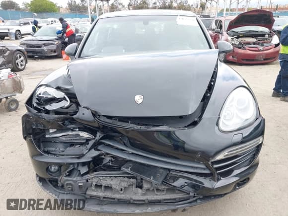 ✅ 2011 Porsche Cayenne • VIN: WP1AA2A2XBLA05624 • Lot: 42075578. Wystawiony na IAAI z przebiegiem 75 778 mil. Bezpłatny archiwum sprzedaży aukcyjnych z USA i szczegółowy raport historii pojazdu na DreamBid. Zdjęcie 12.