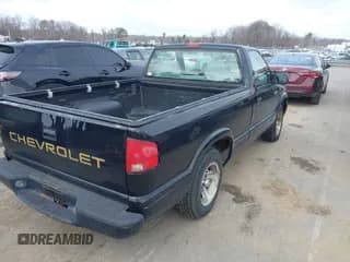 ✅ 1999 Chevrolet S-10 • VIN: 1GCCS14X1X8119045 • Лот: 41554748. Опубликован ранее на IAAI с пробегом 232 757 миль. Бесплатный доступ к архиву аукционных продаж из США и подробный отчёт об истории автомобиля на DreamBid. Изображение 4.