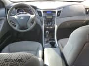 ✅ 2013 Hyundai Sonata GLS • VIN: 5NPEB4AC4DH530092 • Lot: 75017384. Wystawiony na Copart z przebiegiem 119 682 mil. Bezpłatny archiwum sprzedaży aukcyjnych z USA i szczegółowy raport historii pojazdu na DreamBid. Zdjęcie 8.