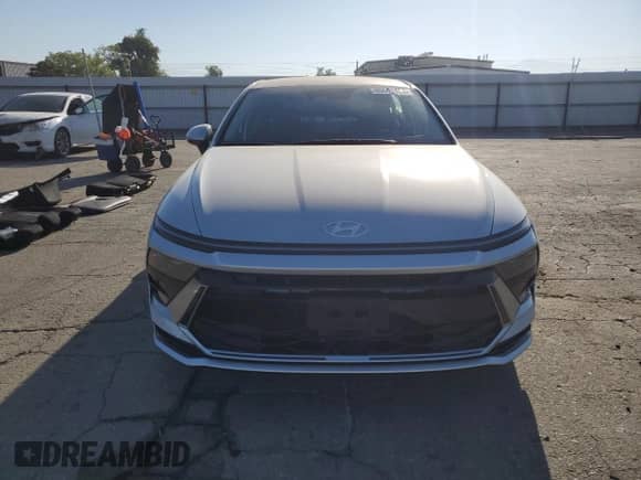 2024 Hyundai Sonata SEL z VIN KMHL64JA8RA420408, wystawiony jako Copart lot #80691735 z przebiegiem 16 936 mil mil oraz Szkoda całkowita • Salvage title. Historia ofert i sprzedaży dostępna na DreamBid. Obrazek 5.