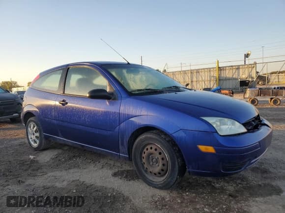 ✅ 2005 Ford Focus S • VIN: 3FAFP31N35R132782 • Lot: 82307455. Wystawiony na Copart z przebiegiem 108 999 mil. Bezpłatny archiwum sprzedaży aukcyjnych z USA i szczegółowy raport historii pojazdu na DreamBid. Zdjęcie 4.