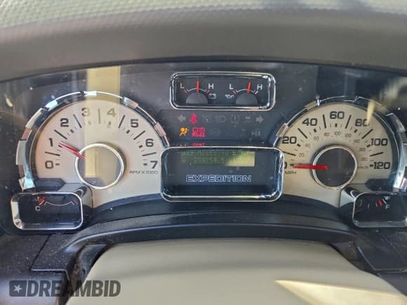 ✅ 2013 Ford Expedition XLT • VIN: 1FMJU1H51DEF02289 • Lot: 92860055. Listed on Copart with 233,259 mi. Free auction sales archive from the USA and detailed vehicle history report at DreamBid. Image 9.