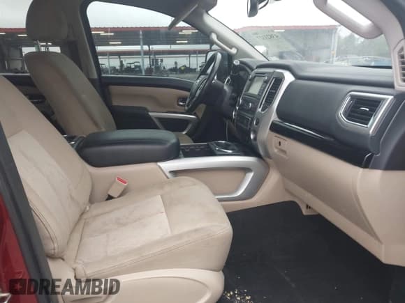 ✅ 2017 Nissan Titan Platinum Reserve • VIN: 1N6AA1E68HN501105 • Лот: 43823327. Опубликован ранее на IAAI с пробегом 203 611 миль. Бесплатный доступ к архиву аукционных продаж из США и подробный отчёт об истории автомобиля на DreamBid. Изображение 5.