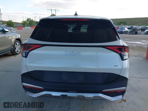 ✅ 2024 Kia Sportage LX • VIN: KNDPU3DG2R7132368 • Lot: 43706454. Wystawiony na IAAI z przebiegiem 81 452 mil. Bezpłatny archiwum sprzedaży aukcyjnych z USA i szczegółowy raport historii pojazdu na DreamBid. Zdjęcie 16.