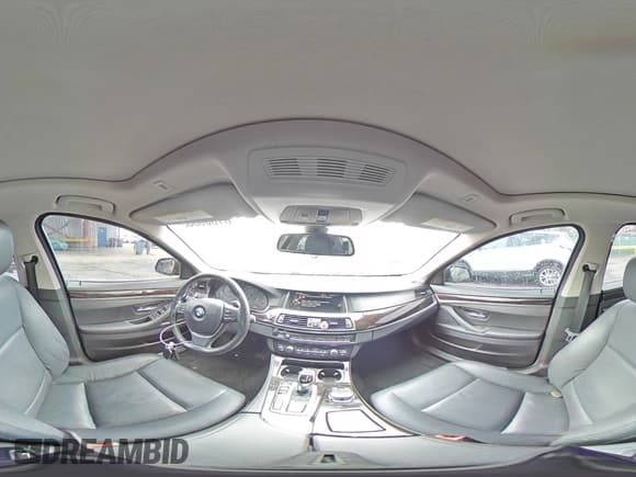 ✅ 2016 BMW 5 Series 528i xDrive • VIN: WBA5A7C51GG643510 • Lot: 81688535. Wystawiony na Copart z przebiegiem 105 952 mil. Bezpłatny archiwum sprzedaży aukcyjnych z USA i szczegółowy raport historii pojazdu na DreamBid. Zdjęcie 15.