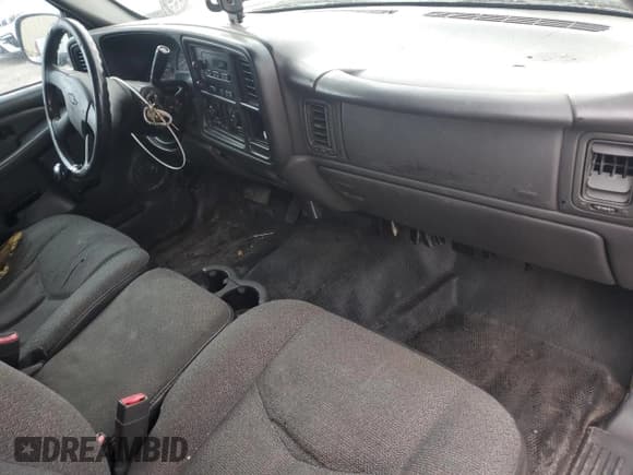 ✅ 2006 Chevrolet Silverado 1500 Work Truck • VIN: 3GCEC14XX6G188234 • Лот: 74517054. Опубликован ранее на Copart с пробегом 290 381 миль. Бесплатный доступ к архиву аукционных продаж из США и подробный отчёт об истории автомобиля на DreamBid. Изображение 8.