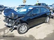 ✅ 2025 Nissan Versa S • VIN: 3N1CN8DV2SL823394 • Lot: 43229815. Wystawiony na IAAI z przebiegiem 3 488 mil. Bezpłatny archiwum sprzedaży aukcyjnych z USA i szczegółowy raport historii pojazdu na DreamBid. Zdjęcie 18.