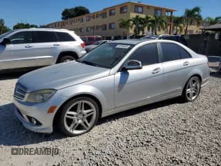 ✅ 2009 Mercedes-Benz C 350 Sport • VIN: WDDGF56X29R045843 • Лот: 90298895. Опубликован ранее на Copart с пробегом 116 277 миль. Бесплатный доступ к архиву аукционных продаж из США и подробный отчёт об истории автомобиля на DreamBid. Изображение 1.