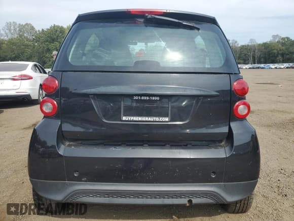 ✅ 2013 Smart fortwo Pure • VIN: WMEEJ3BA5DK683870 • Lot: 81757905. Wystawiony na Copart z przebiegiem Nie podano. Bezpłatny archiwum sprzedaży aukcyjnych z USA i szczegółowy raport historii pojazdu na DreamBid. Zdjęcie 6.