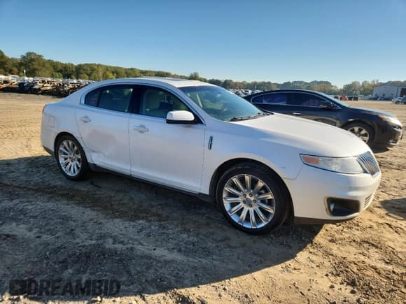 ✅ 2011 Lincoln MKS • VIN: 1LNHL9DR6BG615164 • Lot: 90116955. Listed on Copart with 125,837 mi. Free auction sales archive from the USA and detailed vehicle history report at DreamBid. Image 4.