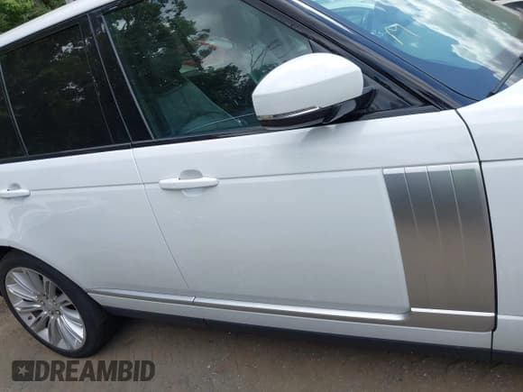 ✅ 2018 Land Rover Range Rover • VIN: SALGS2RE5JA515499 • Lot: 42963383. Listed on IAAI with 50,204 mi. Free auction sales archive from the USA and detailed vehicle history report at DreamBid. Image 13.
