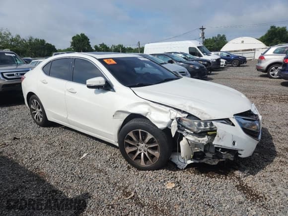 ✅ 2017 Acura TLX • VIN: 19UUB1F39HA007913 • Lot: 62530835. Listed on Copart with 113,591 mi. Free auction sales archive from the USA and detailed vehicle history report at DreamBid. Image 4.