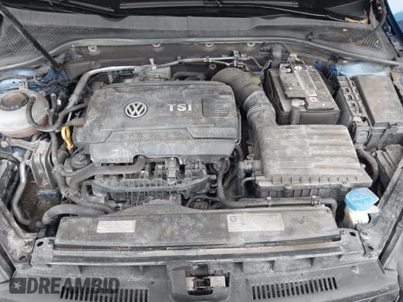✅ 2019 Volkswagen Golf S • VIN: 3VWH17AU4KM516840 • Lot: 41978817. Wystawiony na IAAI z przebiegiem 102 612 mil. Bezpłatny archiwum sprzedaży aukcyjnych z USA i szczegółowy raport historii pojazdu na DreamBid. Zdjęcie 10.