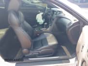 ✅ 2013 Hyundai Genesis Coupe Grand Touring • VIN: KMHHU6KJ7DU108996 • Lot: 42825118. Wystawiony na IAAI z przebiegiem 94 970 mil. Bezpłatny archiwum sprzedaży aukcyjnych z USA i szczegółowy raport historii pojazdu na DreamBid. Zdjęcie 5.