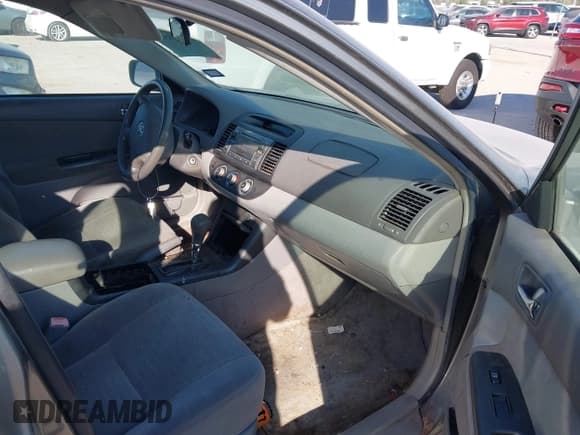 ✅ 2006 Toyota Camry STD • VIN: JTDBE32K763056986 • Lot: 43479857. Listed on IAAI with 140,122 mi. Free auction sales archive from the USA and detailed vehicle history report at DreamBid. Image 5.