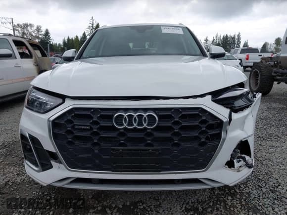 ✅ 2023 Audi Q5 S line Premium • VIN: WA1GAAFY6P2076572 • Lot: 43474898. Listed on IAAI with 25,282 mi. Free auction sales archive from the USA and detailed vehicle history report at DreamBid. Image 6.