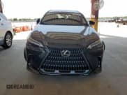 ✅ 2024 Lexus NX 350h Luxury • VIN: JTJHKCEZ0R2038932 • Lot: 70540895. Wystawiony na Copart z przebiegiem 16 875 mil. Bezpłatny archiwum sprzedaży aukcyjnych z USA i szczegółowy raport historii pojazdu na DreamBid. Zdjęcie 5.