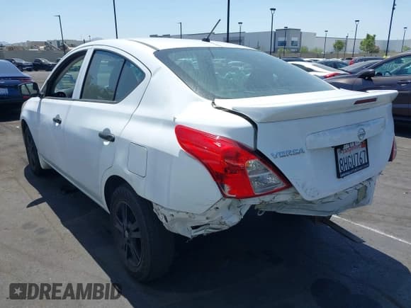 ✅ 2019 Nissan Versa S Plus • VIN: 3N1CN7APXKL801224 • Lot: 42543554. Wystawiony na IAAI z przebiegiem 39 601 mil. Bezpłatny archiwum sprzedaży aukcyjnych z USA i szczegółowy raport historii pojazdu na DreamBid. Zdjęcie 3.