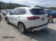✅ 2019 BMW X5 xDrive40i • VIN: 5UXCR6C52KLL34222 • Lot: 43409471. Wystawiony na IAAI z przebiegiem 106 705 mil. Bezpłatny archiwum sprzedaży aukcyjnych z USA i szczegółowy raport historii pojazdu na DreamBid. Zdjęcie 3.