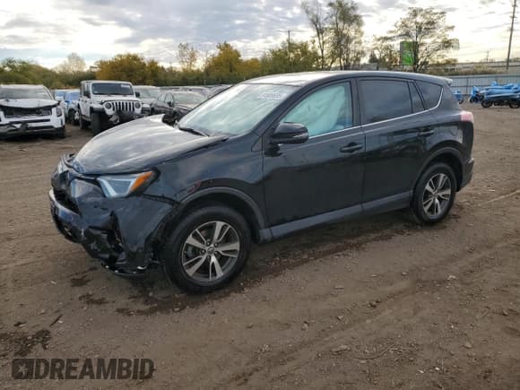 ✅ 2018 Toyota RAV4 XLE • VIN: 2T3RFREV3JW774612 • Лот: 91509695. Опубликован ранее на Copart с пробегом 84 353 миль. Бесплатный доступ к архиву аукционных продаж из США и подробный отчёт об истории автомобиля на DreamBid. Изображение 1.