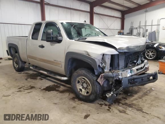 ✅ 2007 Chevrolet Silverado 2500HD 2LT • VIN: 1GCHK29657E523365 • Лот: 85137384. Опубликован ранее на Copart с пробегом 223 178 миль. Бесплатный доступ к архиву аукционных продаж из США и подробный отчёт об истории автомобиля на DreamBid. Изображение 4.