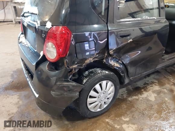 ✅ 2009 Chevrolet Aveo 1LT • VIN: KL1TD66E09B646767 • Lot: 41392668. Wystawiony na IAAI z przebiegiem 141 461 mil. Bezpłatny archiwum sprzedaży aukcyjnych z USA i szczegółowy raport historii pojazdu na DreamBid. Zdjęcie 6.