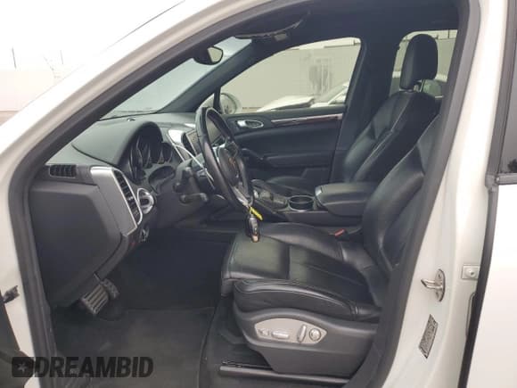 ✅ 2017 Porsche Cayenne S E-Hybrid • VIN: WP1AE2A2XHLA75671 • Lot: 76419144. Listed on Copart with 98,898 mi. Free auction sales archive from the USA and detailed vehicle history report at DreamBid. Image 7.