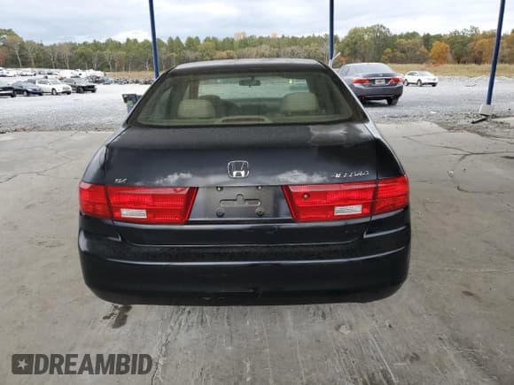 ✅ 2005 Honda Accord EX • VIN: 1HGCM56715A062318 • Лот: 91656965. Опубликован ранее на Copart с пробегом 304 855 миль. Бесплатный доступ к архиву аукционных продаж из США и подробный отчёт об истории автомобиля на DreamBid. Изображение 6.