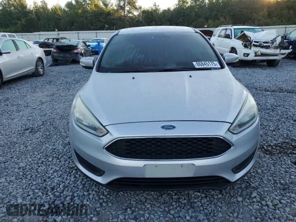 ✅ 2017 Ford Focus SE • VIN: 1FADP3F22HL259497 • Lot: 86845175. Wystawiony na Copart z przebiegiem Nie podano. Bezpłatny archiwum sprzedaży aukcyjnych z USA i szczegółowy raport historii pojazdu na DreamBid. Zdjęcie 5.