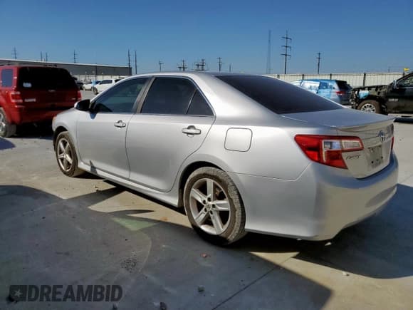 ✅ 2014 Toyota Camry SE • VIN: 4T1BF1FK2EU422742 • Лот: 91895485. Опубликован ранее на Copart с пробегом 101 806 миль. Бесплатный доступ к архиву аукционных продаж из США и подробный отчёт об истории автомобиля на DreamBid. Изображение 2.