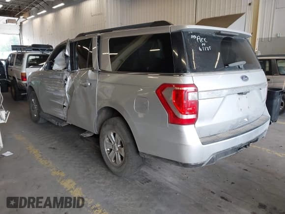 ✅ 2018 Ford Expedition Max XL • VIN: 1FMJK1GT6JEA49496 • Lot: 42519819. Wystawiony na IAAI z przebiegiem 100 996 mil. Bezpłatny archiwum sprzedaży aukcyjnych z USA i szczegółowy raport historii pojazdu na DreamBid. Zdjęcie 3.