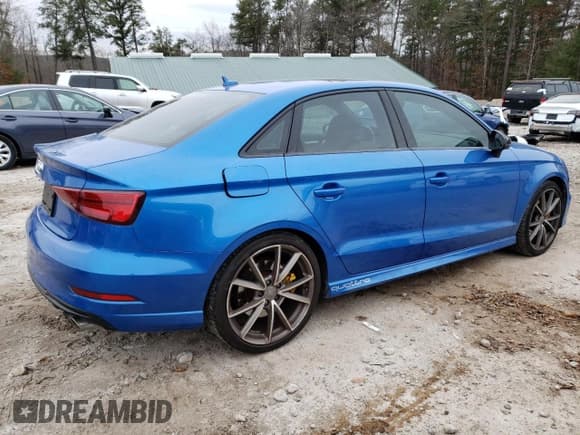 ✅ 2017 Audi S3 Premium Plus • VIN: WAUB1GFF4H1064748 • Lot: 71827342. Wystawiony na Copart z przebiegiem 26 980 mil. Bezpłatny archiwum sprzedaży aukcyjnych z USA i szczegółowy raport historii pojazdu na DreamBid. Zdjęcie 3.