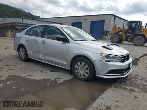 ✅ 2016 Volkswagen Jetta S • VIN: 3VW267AJ0GM260815 • Lot: 80621735. Listed on Copart with 98,112 mi. Free auction sales archive from the USA and detailed vehicle history report at DreamBid. Image 4.